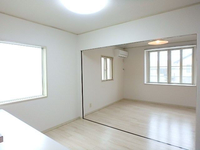 ジュネパレス松戸第126 リビング