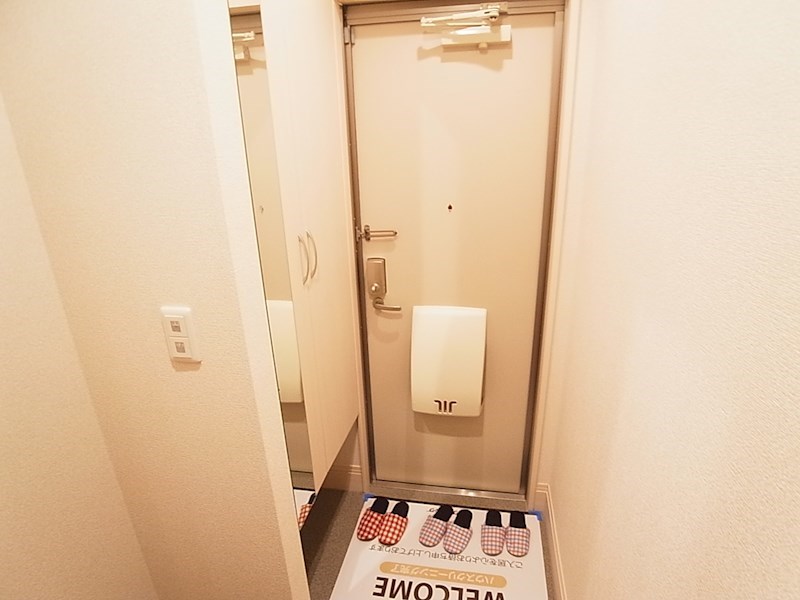 イーストパーク八ヶ崎 玄関