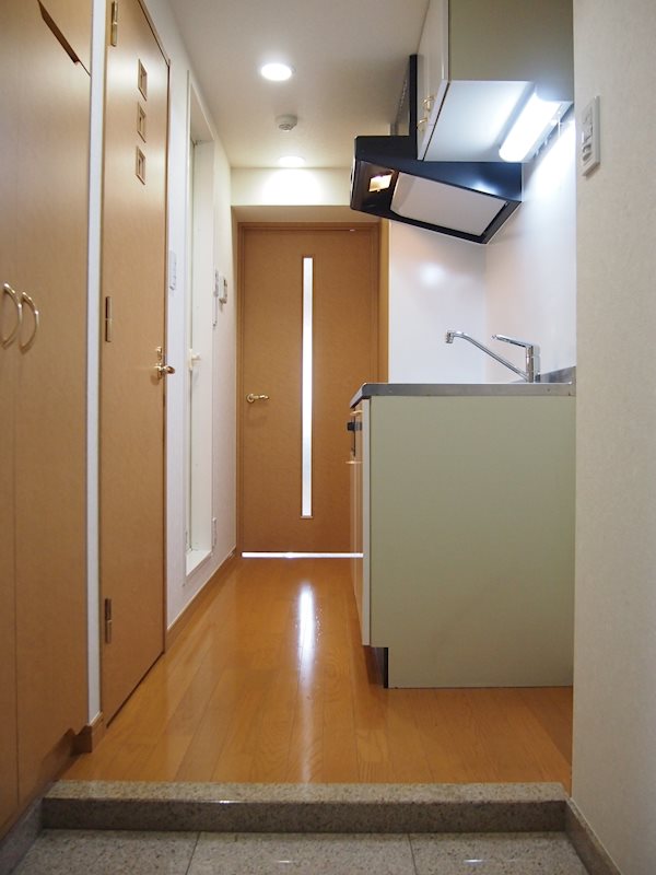 ルーブル西早稲田弐番館 玄関