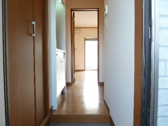 ハイツ・マキ２ 玄関