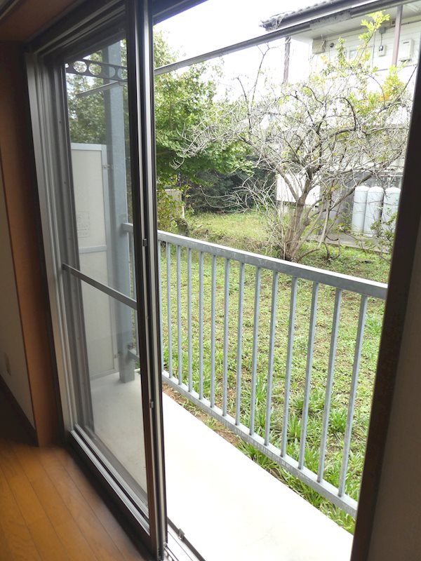 ハイツ・マキ２ ベランダ