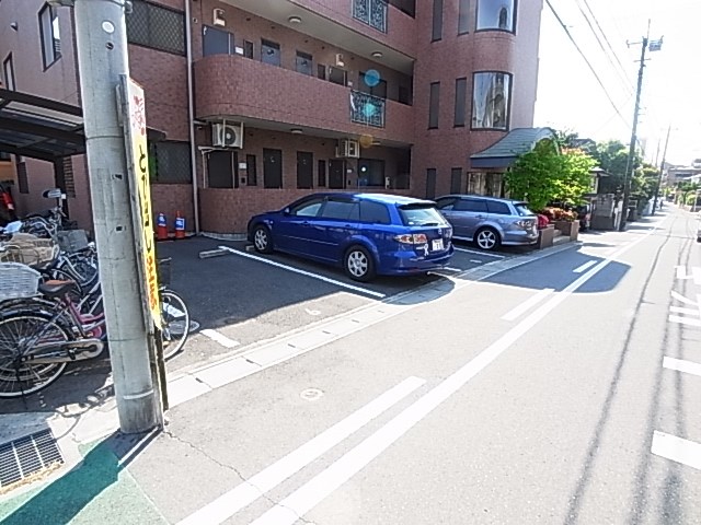 サントラル ヴィラージュ 駐車場