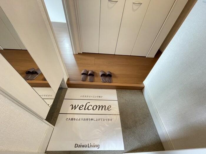 メゾン・ド・シャルール弐番館 玄関