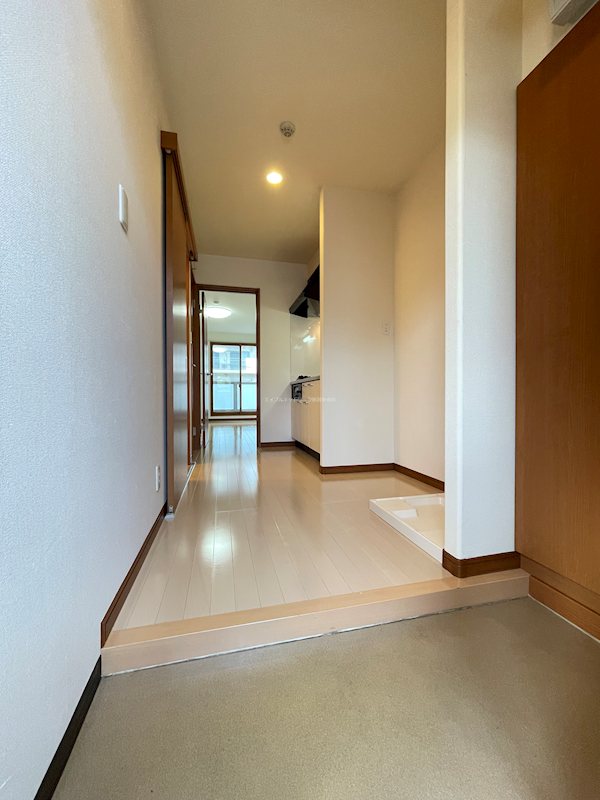 SAKASU　HIROO 玄関