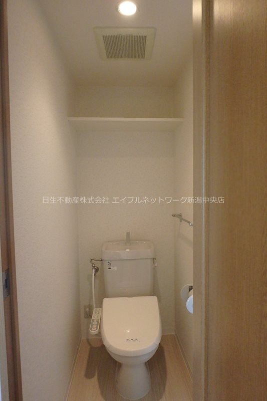 ヴィエンナーレ2000 トイレ