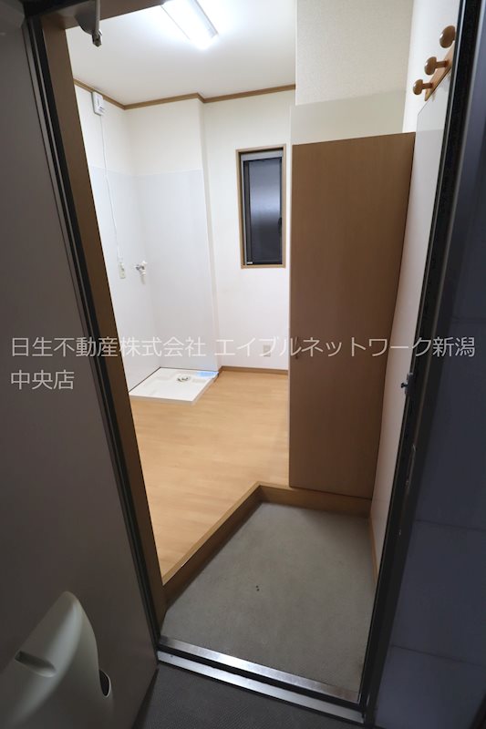 BUENA女池西 玄関