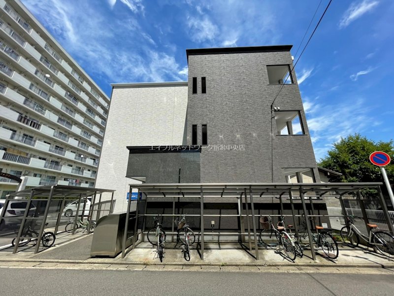 SAKASU　HIROO 外観