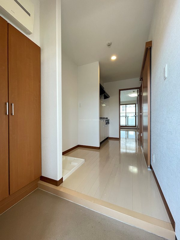 SAKASU　HIROO 玄関