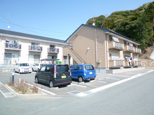 静岡県袋井市春岡１丁目12-1 駐車場