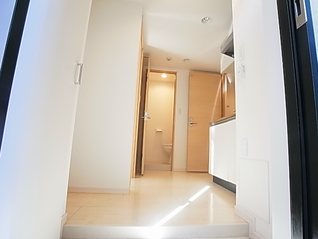 リブリ・クレヨン 玄関