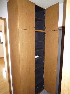 フォブール徳力  玄関