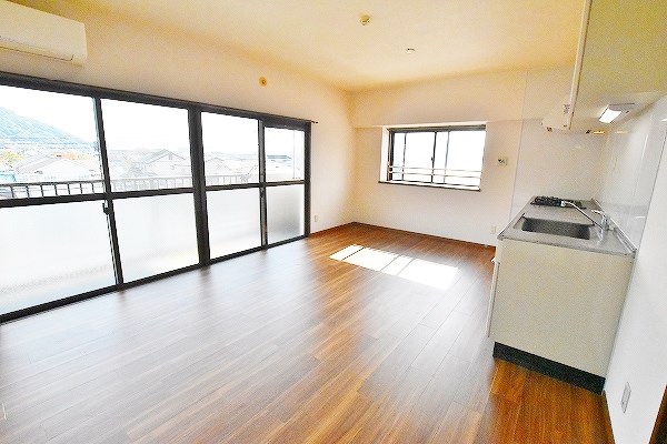 ラフィーヌ重住 リビング