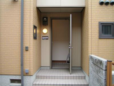 パルモ末広B棟 玄関
