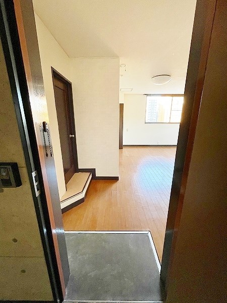 ベルガ片野 玄関