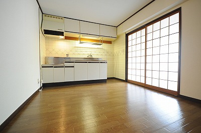 ディアライフ赤坂 リビング