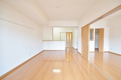 メゾンド・ファミーユ門司港 リビング