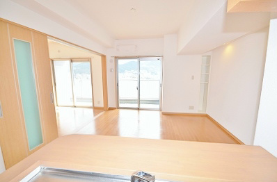 レジェンド砂津 リビング