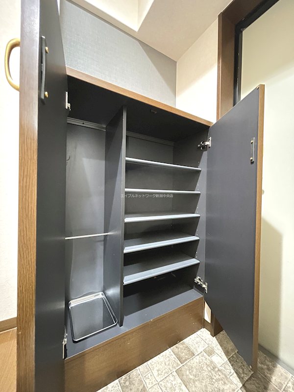 アルビーナ 収納