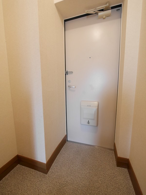 ウィンビュー　C棟 玄関