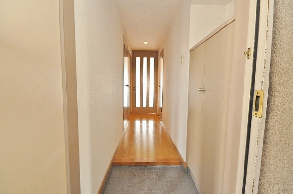 ギャラン小文字 玄関