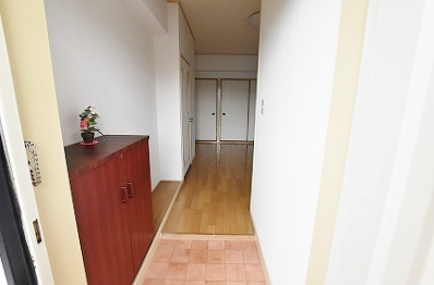 南国産業ビル 玄関