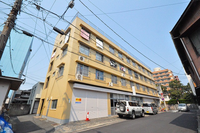 アベニュー片野 404号室 外観