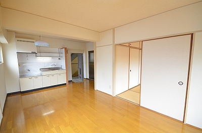 アベニュー片野 リビング