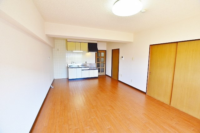 ベルガ徳力新町 リビング