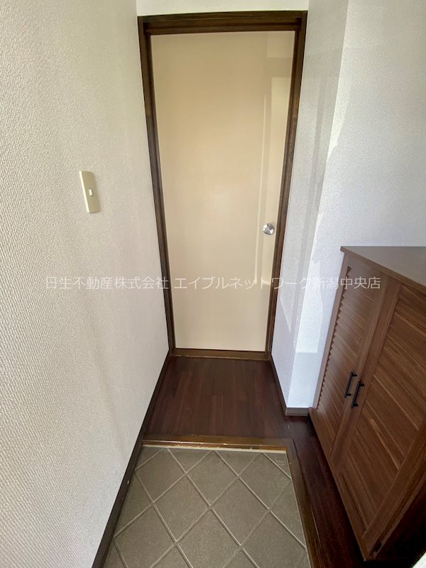 パストラール近江C棟 玄関