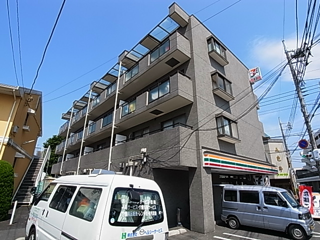 グリーンアベニュー・タカ 201号室 外観