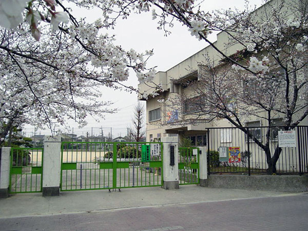 グリーンハイツ西尾　 小学校