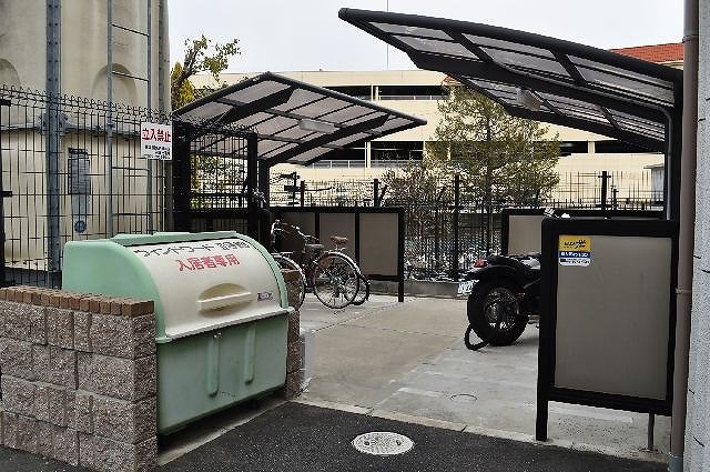 ウィンドワードⅡ号館 駐車場