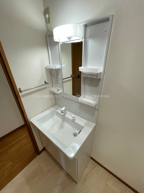 ピュア女池A棟 洗面所