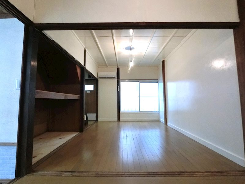 田浦町３丁目貸家 リビング