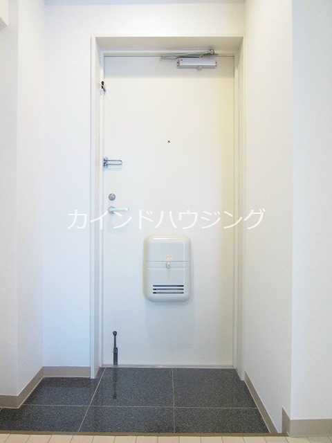 ステイタスカインド天下茶屋ビル 玄関