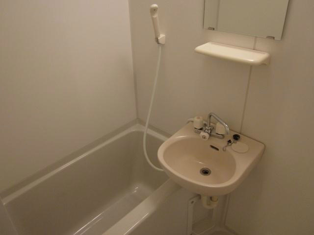 プリマ・六番館 風呂画像