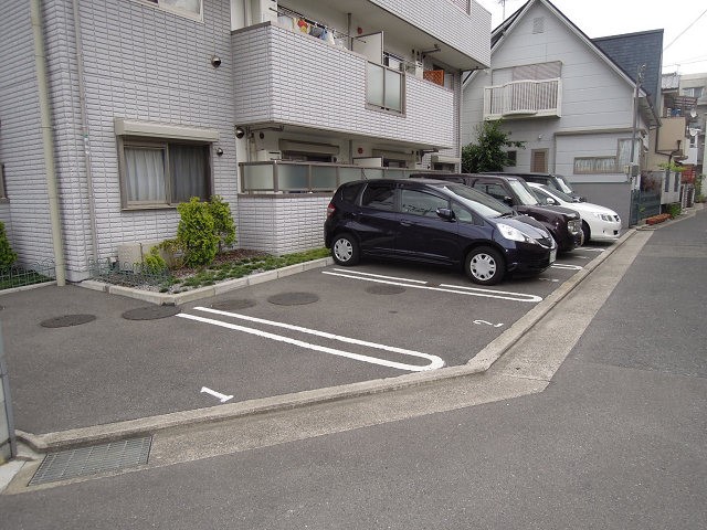 フォーリスト　リヴァー　 駐車場