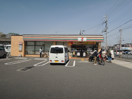 カサクレスト コンビニ
