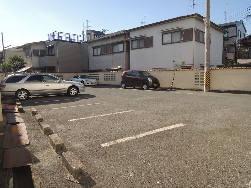 カサクレスト 駐車場