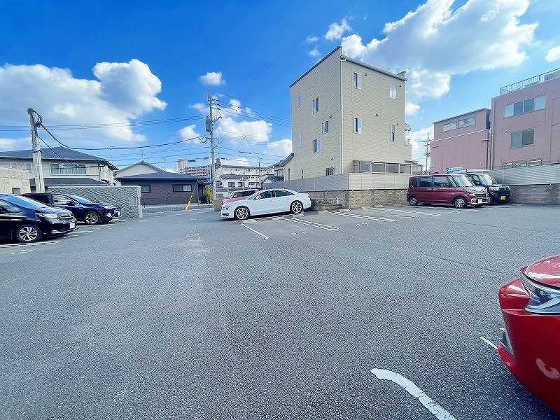 サンシャインマリンズ井堀 駐車場