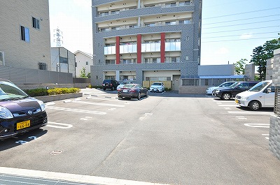 サンシャインマリンズ井堀 駐車場