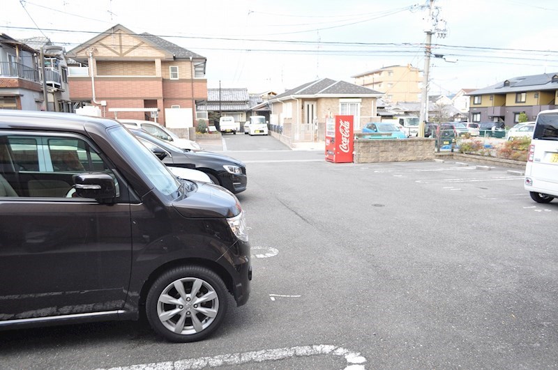 ジュネス・ド・ブランシェ 駐車場