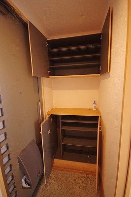 エステーラ 玄関