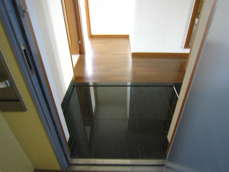 ファミールハイツ泉大津セントハーバーシティ7番館 玄関