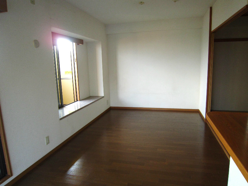 ファミールハイツ泉大津セントハーバーシティ7番館 リビング