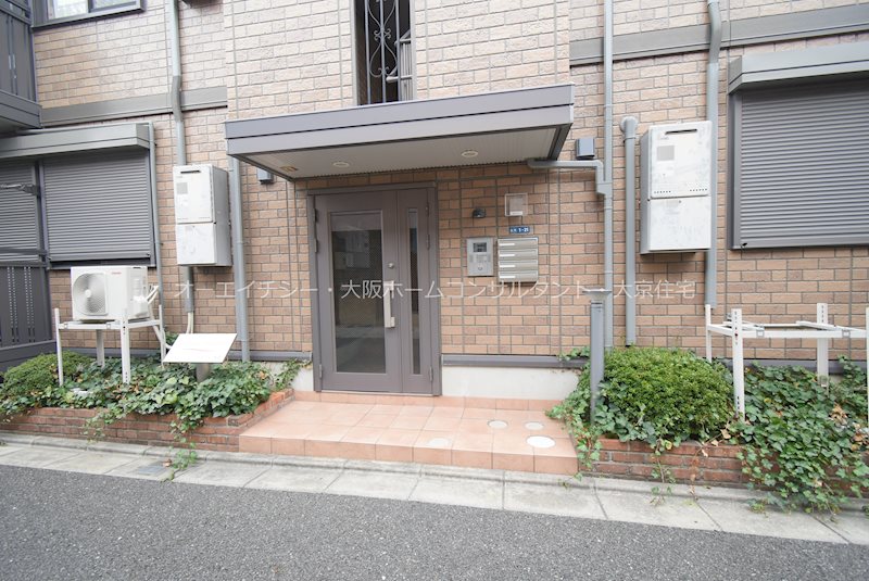 ドミール本町 エントランス