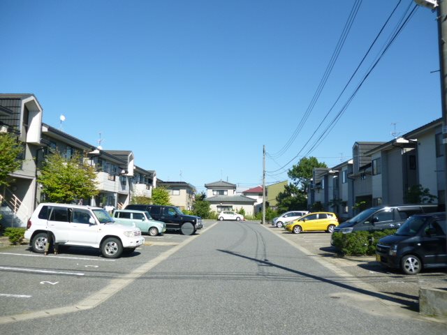 リベロ坂井東A棟 駐車場
