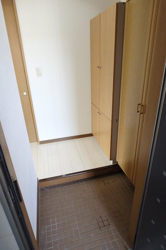 リベロ坂井東A棟 玄関