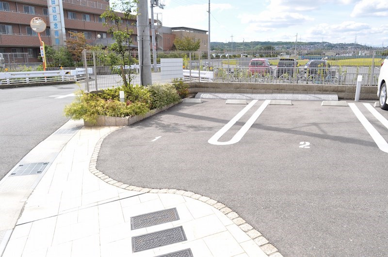 ガーデンソレイユ 駐車場