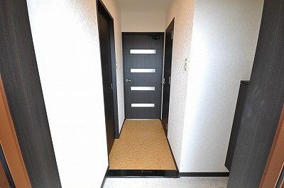 ウイングス片野Ⅱ 玄関